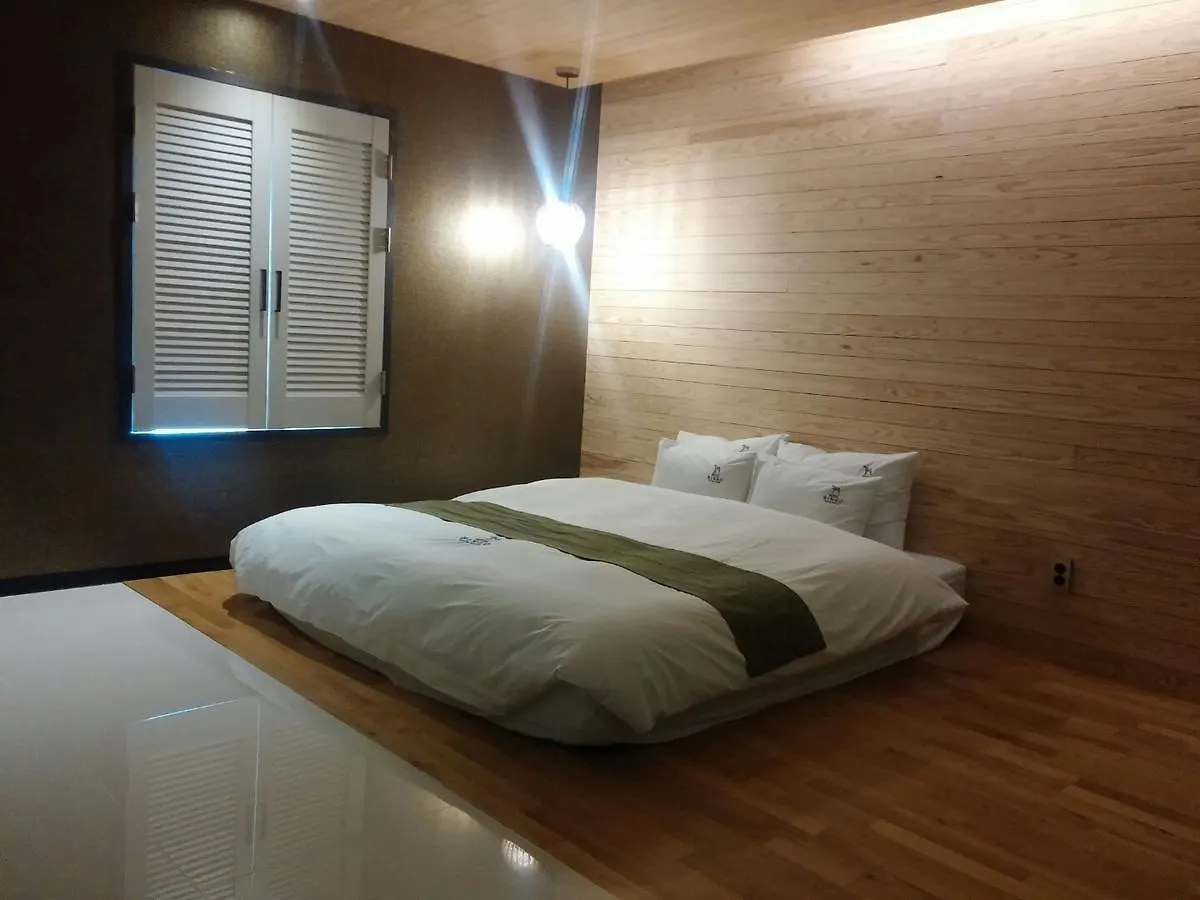 Bingo Boutique Hotel Busan 2*,